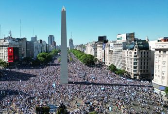 Una multitud copó las calles para ovacionar a los campeones en 2022. Una multitud copó las calles para ovacionar a los campeones en 2022.