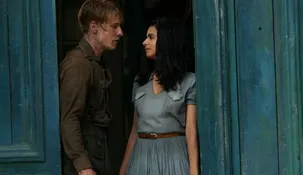 Una miniserie ideal para los amantes de las series románticas ambientadas en la Segunda Guerra Mundial.