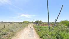 Los terrenos fueron vendidos por ocho delegados de nacionalidad paraguaya. Los terrenos fueron vendidos por ocho delegados de nacionalidad paraguaya.