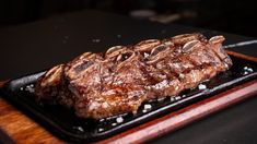 Un homenaje a los productos argentinos a través de técnicas vanguardistas, cocina al fuego y un servicio de primer nivel. Un homenaje a los productos argentinos a través de técnicas vanguardistas, cocina al fuego y un servicio de primer nivel.