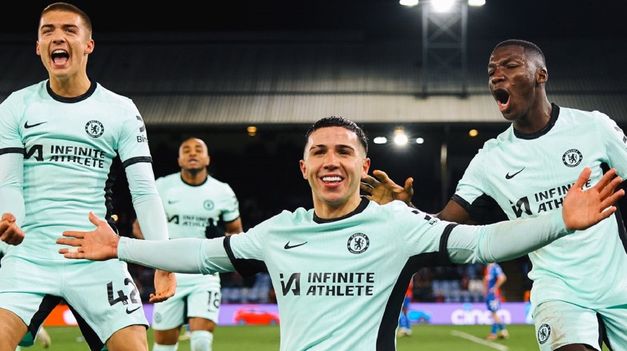 Enzo Fernández convirtió un golazo para Chelsea contra Crystal Palace.