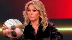 Yanina Latorre volvió al rojo para disfrutar del sol en Miami Yanina Latorre volvió al rojo para disfrutar del sol en Miami