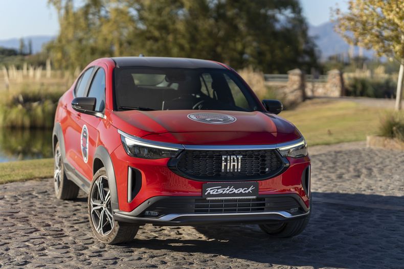 Por el momento se presentará en dos versiones: la Turbo T270 y la Abarth T270.&nbsp;