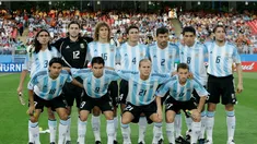 Este jugador tuvo una extensa carrera en la Selección argentina. Este jugador tuvo una extensa carrera en la Selección argentina.