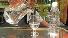 En la provincia de Buenos Aires, los bares y boliches deberán ofrecere agua de manera gratuita a sus clientes. En la provincia de Buenos Aires, los bares y boliches deberán ofrecere agua de manera gratuita a sus clientes.