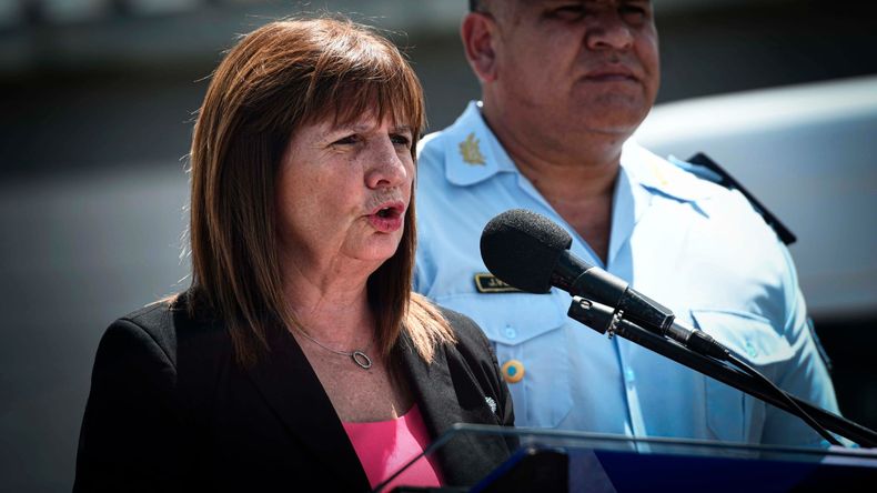 Patricia Bullrich presentó en Ezeiza el nuevo protocolo para presos de alto riesgo en cárceles federales.