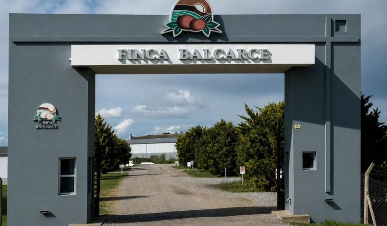 La crisis económica provocó el cese definitivo de actividades de la histórica empresa alimenticia Finca Balcarce.