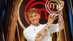 El influencer se conmovió al recordar el apoyo incondicional de su familia. El influencer se conmovió al recordar el apoyo incondicional de su familia.