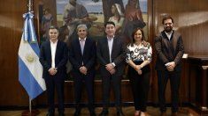 Renault invertirá u$s350 millones para fabricar una pick up en el país. Renault invertirá u$s350 millones para fabricar una pick up en el país.