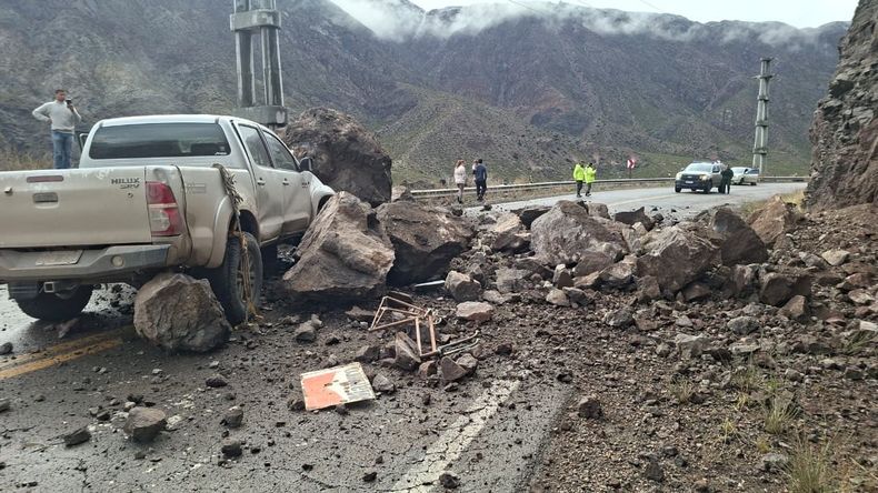 El desprendimiento se produjo entre Potrerillos y Uspallata.