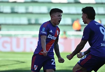 Thiago Almada y Sebastián Driussi convirtieron para River.