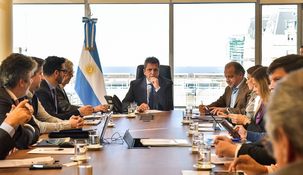 Massa se mantendrá al frente del ministerio de Economía. Massa se mantendrá al frente del ministerio de Economía.