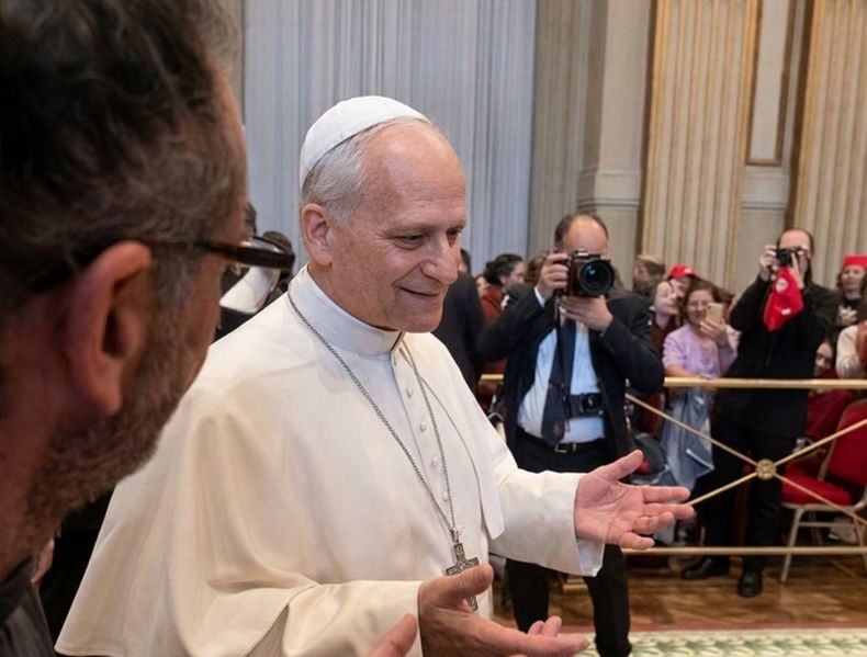 El Papa Le n XIV Pase Por Madrid Y Se Volvi Viral Por Un Gesto el-papa-le-n-xiv-pase-por-madrid-y-se-volvi-viral-por-un-gesto