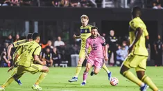 Lionel Messi jugó sólo cuatro minutos del segundo tiempo Lionel Messi jugó sólo cuatro minutos del segundo tiempo