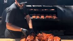 Unos 12 participantes competirán por el premio. Unos 12 participantes competirán por el premio.