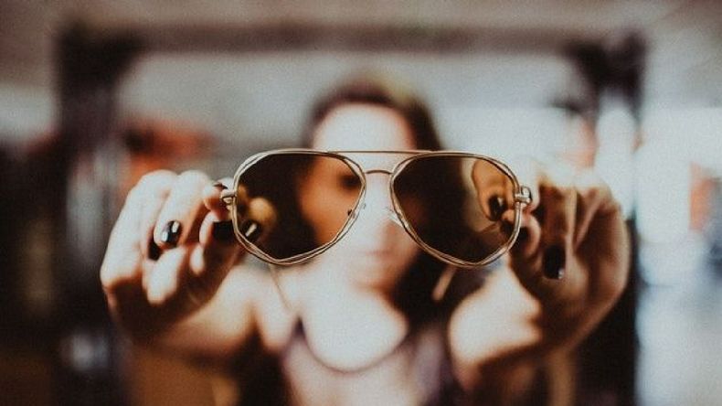 Cómo limpiar los lentes de sol