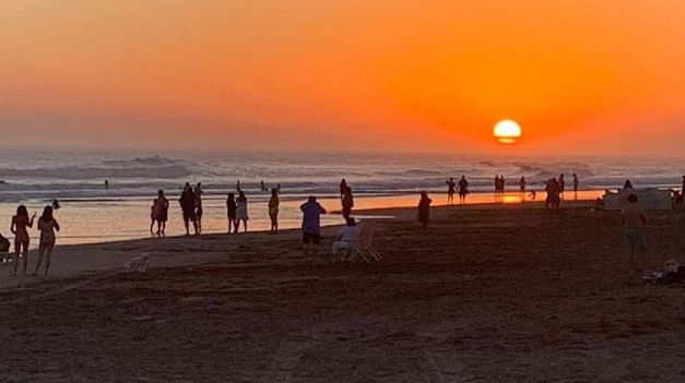 Nada como los atardeceres en la playa de Reta.