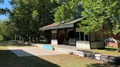 La vieja estación de tren de este pueblo se transformó en un centro cultural. La vieja estación de tren de este pueblo se transformó en un centro cultural.
