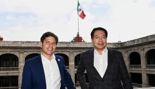 Kicillof junto al secretario de Educación Pública mexicano, Mario Delgado.
