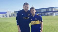 Juan Román Riquelme junto a Luka Andrade. Juan Román Riquelme junto a Luka Andrade.