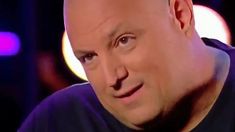 Ariel recibe una critica constante de parte de Alfa. Ariel recibe una critica constante de parte de Alfa.