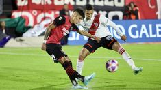 La Lepra y el Millonario juegan en Rosario. La Lepra y el Millonario juegan en Rosario.