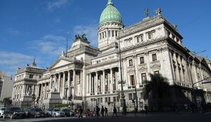Los trabajadores del Congreso acordaron su recomposición salarial.