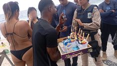 El vendedor les cobró 700 reales por un consumo de 70. El vendedor les cobró 700 reales por un consumo de 70.