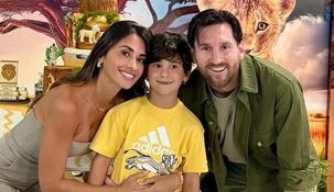 Antonela Roccuzzo y Lionel Messi con Ciro. Antonela Roccuzzo y Lionel Messi con Ciro.