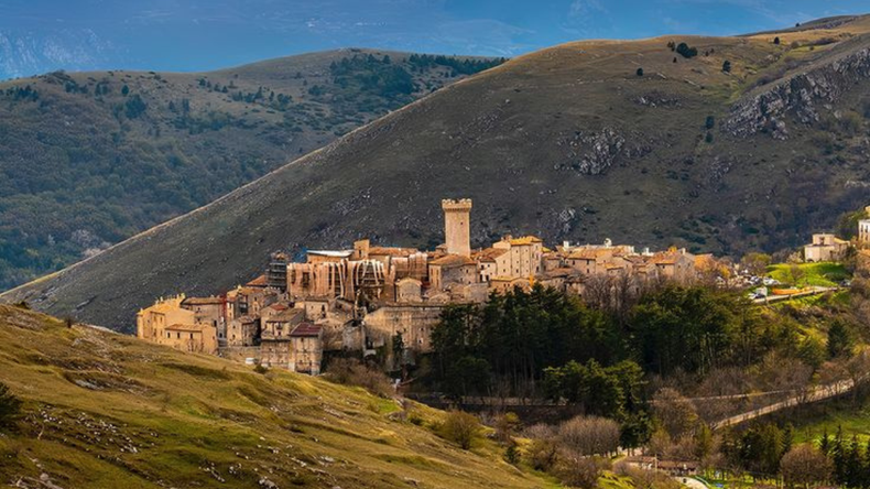 Santo Stefano di Sessanio es un pequeño pueblo medieval de Italia que busca nuevos habitantes para recuperar su actividad durante todo el año.