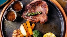 Acá se celebra la tradición del buen comer de manera monumental con un bife de chorizo gigante. Acá se celebra la tradición del buen comer de manera monumental con un bife de chorizo gigante.