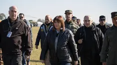 La ministra Bullrich participó de los rastrillajes en la ciudad correntina de 9 de Julio. La ministra Bullrich participó de los rastrillajes en la ciudad correntina de 9 de Julio.