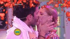 Mariano Martínez le rompió la boca de un beso a Carina Zampini en vivo Mariano Martínez le rompió la boca de un beso a Carina Zampini en vivo