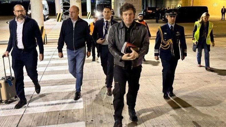 Javier Milei cerró su viaje en EEUU y regresa al país para las elecciones bonaerenses