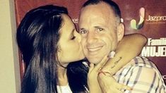 En medio de la polémica foto, el padre de Barbie Vélez propone cortarle las manos a los golpeadores En medio de la polémica foto, el padre de Barbie Vélez propone cortarle las manos a los golpeadores