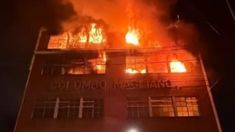 Por el fuego evacuaron las torres aledañas al lugar del siniestro. Por el fuego evacuaron las torres aledañas al lugar del siniestro.