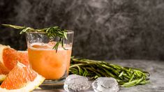 Este batido puede ayudar a reducir dolores en articulaciones, tendones, músculos, ligamentos y huesos cuando se incorpora a la dieta. Este batido puede ayudar a reducir dolores en articulaciones, tendones, músculos, ligamentos y huesos cuando se incorpora a la dieta.