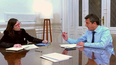 Silvina Batakis elogió al nuevo ministro de Economía, Sergio Massa. Silvina Batakis elogió al nuevo ministro de Economía, Sergio Massa.