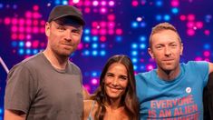 Jon Buckland, Juana Viale y Chris Martin tras la entrevista. Jon Buckland, Juana Viale y Chris Martin tras la entrevista.