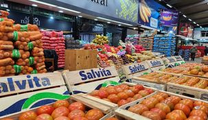 El tomate redondo fue el alimento que más subió: 105%. El tomate redondo fue el alimento que más subió: 105%.
