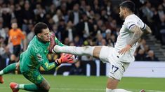 Ederson chocó con Romero en la Premier League. Ederson chocó con Romero en la Premier League.