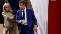 Emmanuel Macron llamó a elecciones anticipadas luego de la victoria de Agrupación Nacional en los comicios europeos en Francia. Emmanuel Macron llamó a elecciones anticipadas luego de la victoria de Agrupación Nacional en los comicios europeos en Francia.