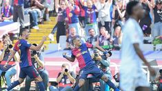 Barcelona dio vuelta el 2 a 0 abajo y se quedó con el clásico frente a Real Madrid: ganó 4 a 3 Barcelona dio vuelta el 2 a 0 abajo y se quedó con el clásico frente a Real Madrid: ganó 4 a 3