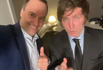 Manuel Adorni y Javier Milei. Manuel Adorni y Javier Milei.