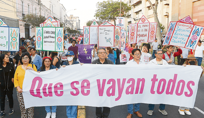 Perú: masiva manifestación contra Boluarte con la consigna que se vayan todos