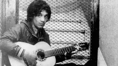 Las canciones de Tanguito regresan a escena en la voz de Fernando Barrientos. Las canciones de Tanguito regresan a escena en la voz de Fernando Barrientos.