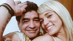 Maradona y Rocío Oliva mostraron el tatuaje que los une: más cholulos que nunca Maradona y Rocío Oliva mostraron el tatuaje que los une: más cholulos que nunca