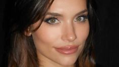 La actriz llevó tranquilidad a los seguidores que se preocuparon al verla en silla de ruedas. La actriz llevó tranquilidad a los seguidores que se preocuparon al verla en silla de ruedas.