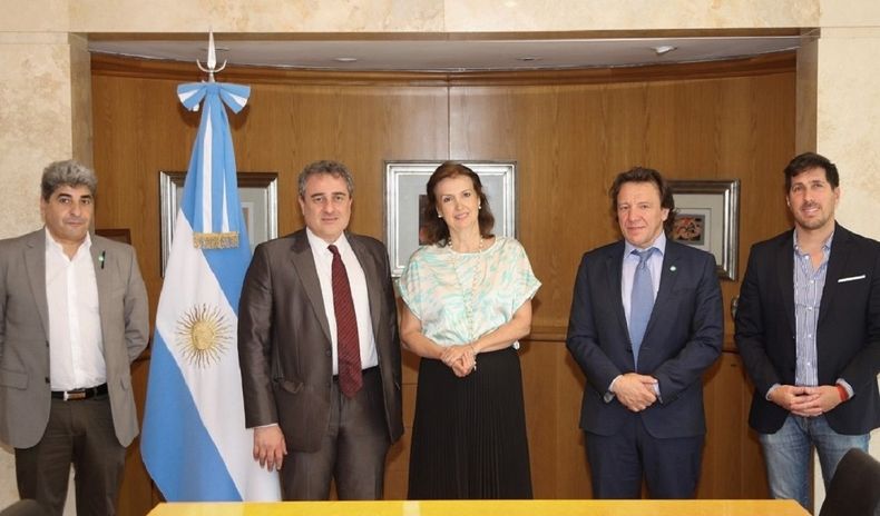 Diana Mondino se reunió con autoridades del Centro Islámico.