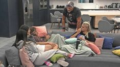 Las chicas encararon a Alfa Las chicas encararon a Alfa